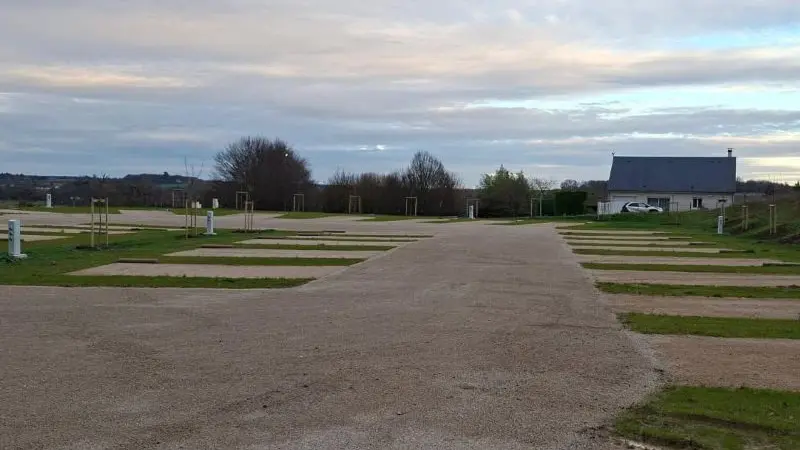 aire-campingcar-perrusson-2