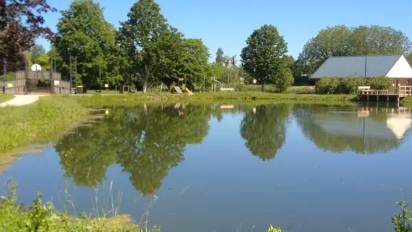 airedecampingcarechandon-manthelan-valdeloire2