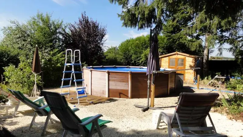 clos-des-berangeries-exterieur-piscine