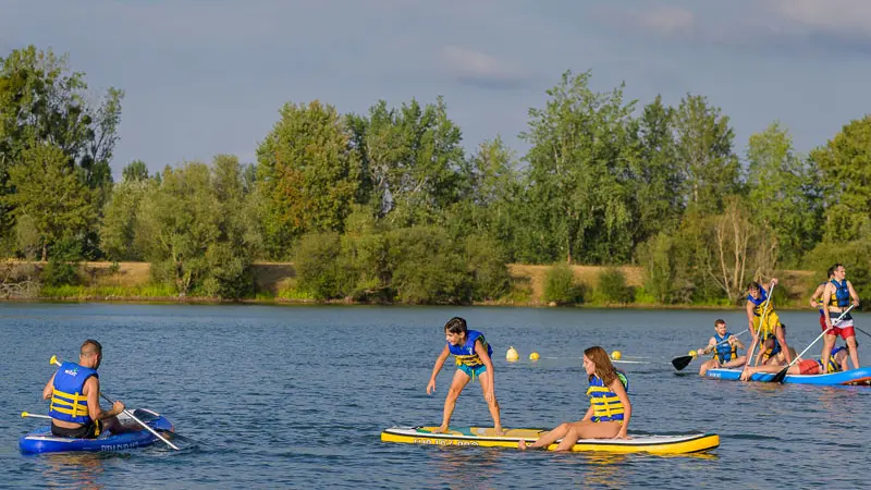 Lac d'Hommes - Paddle et activités nautiques sur le plan d'eau
