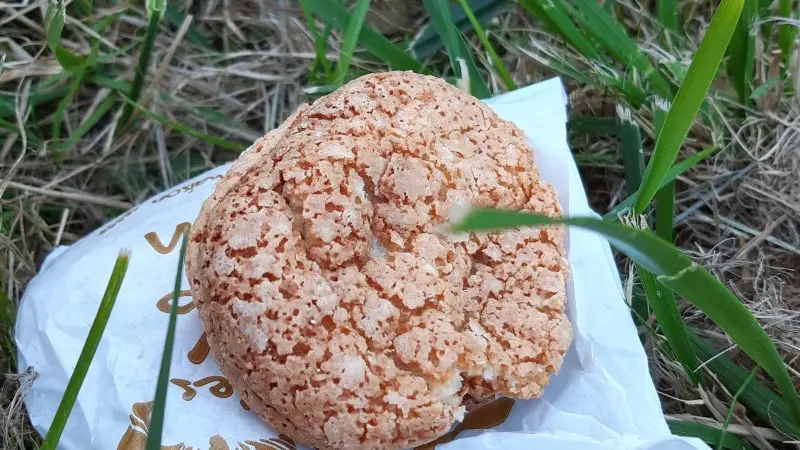 Les macarons de Montrésor, vendus à la boulangerie du village !