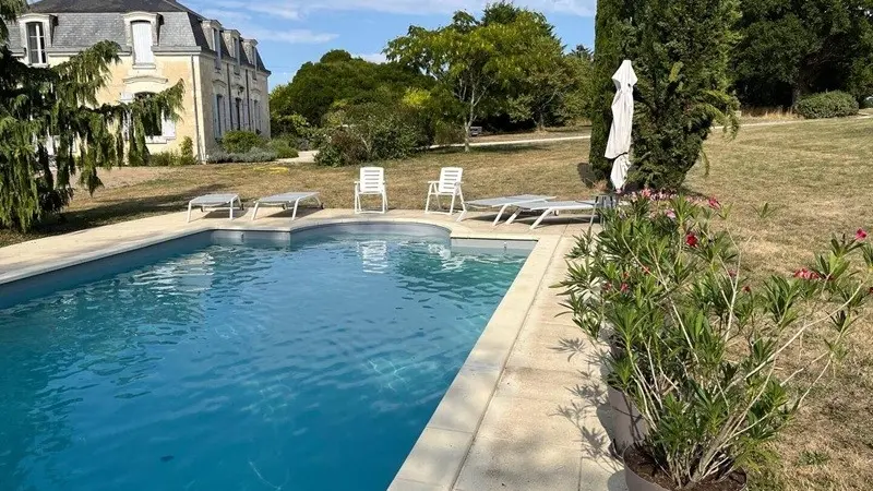 piscine-gitelesviollieres-bossaysurclaise-valdeloire