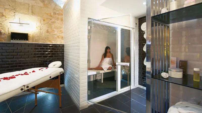 Espace détente spa Art Hôtel à Rochecorbon