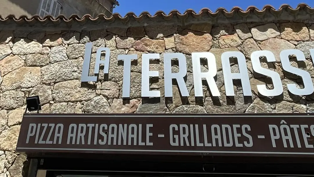 LA TERRASSE