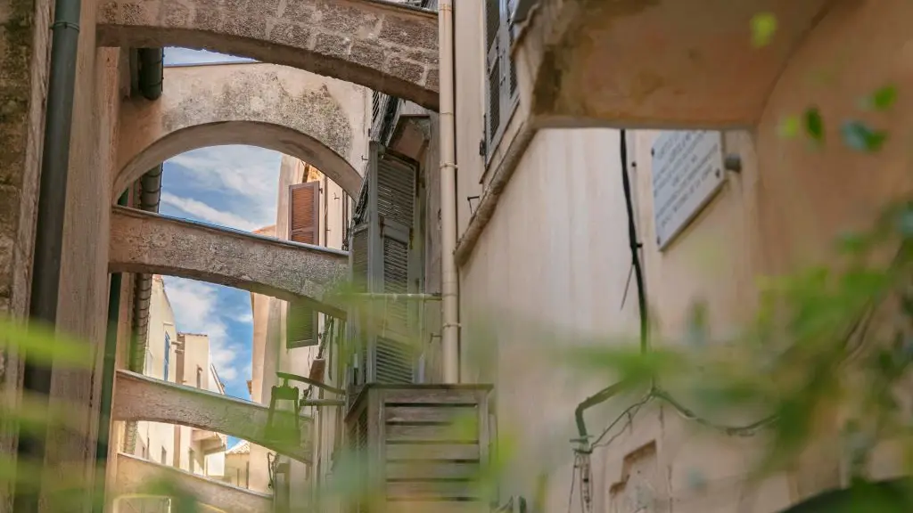 arcades ruelle Bonifacio