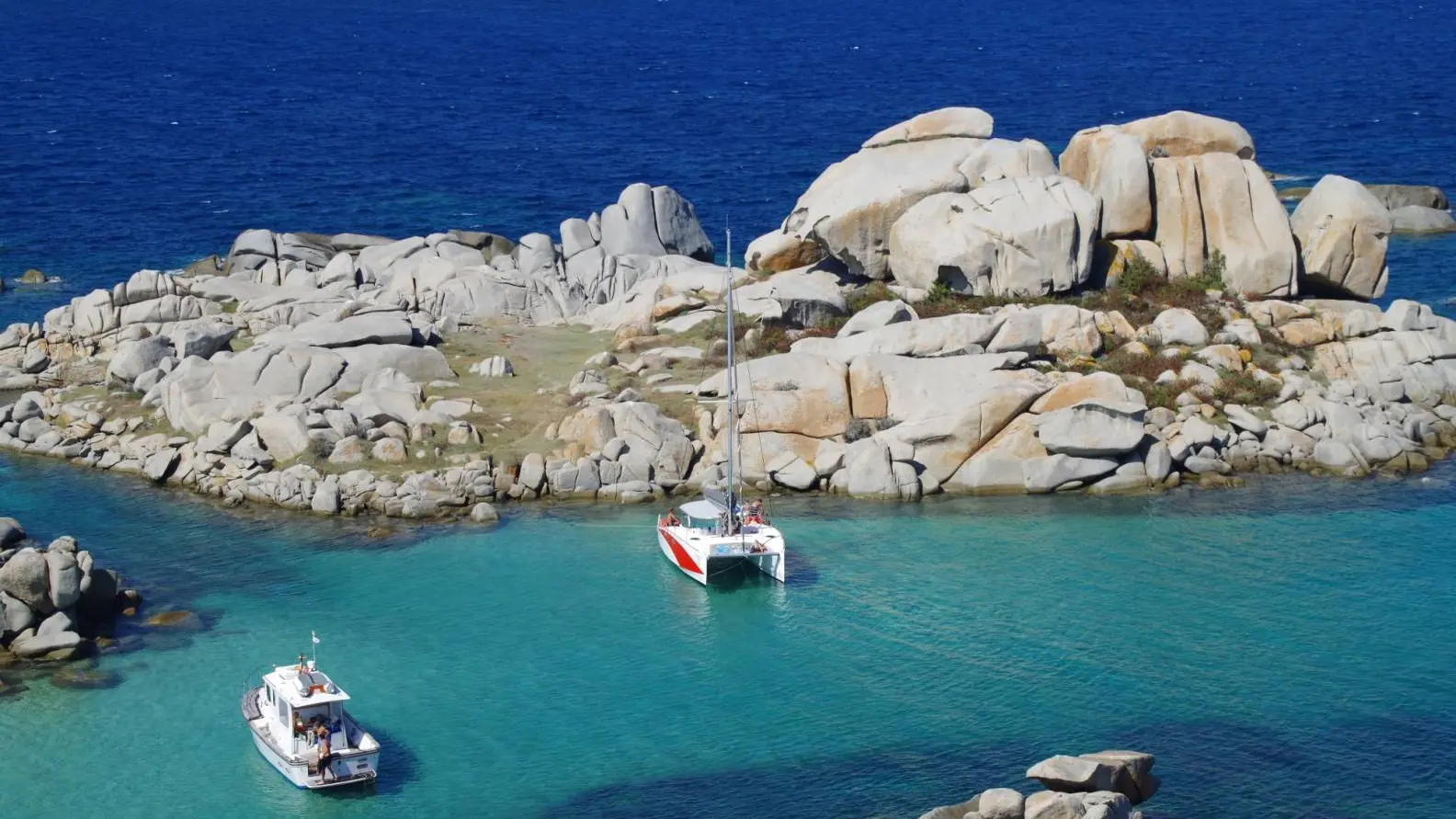 bonifacio_location_catamaran_croisiere_des_iles