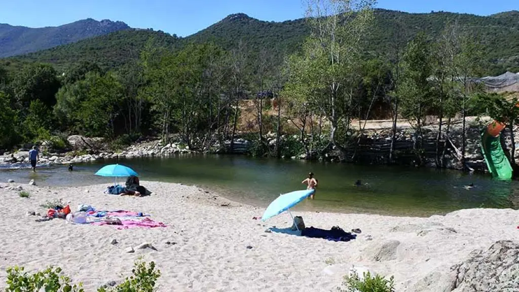 CAMPING LA RIVIERE