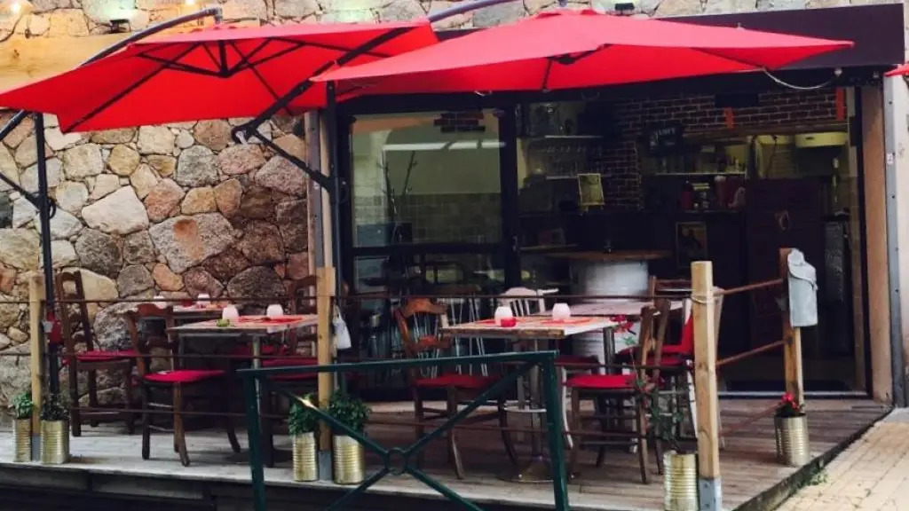 LA TERRASSE