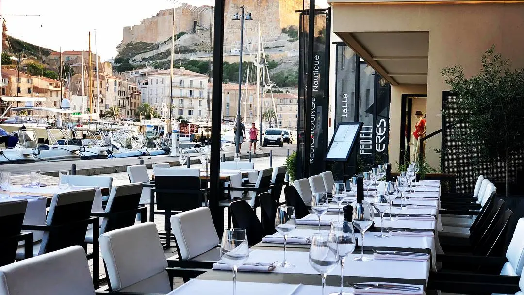 centre nautique-restaurant-portdeplaisance-bonifacio