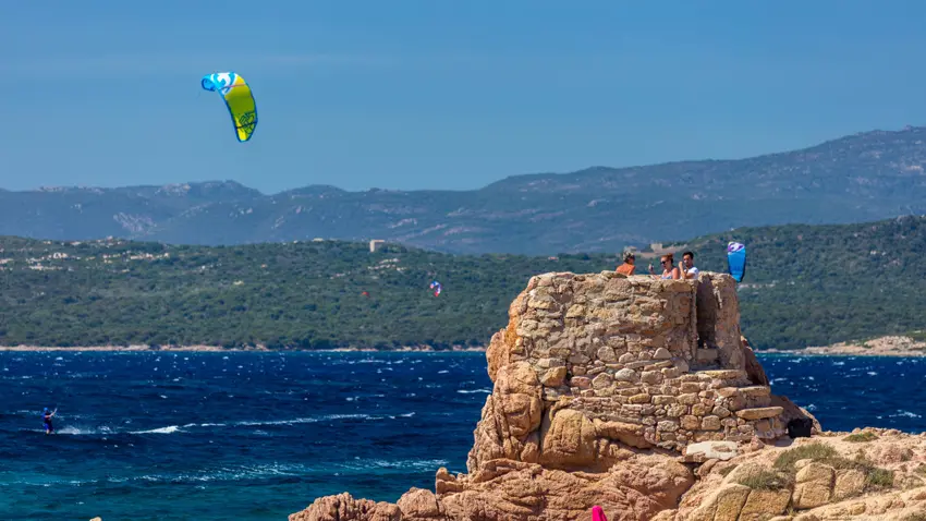 tunara-plage_rochers_bonifacio