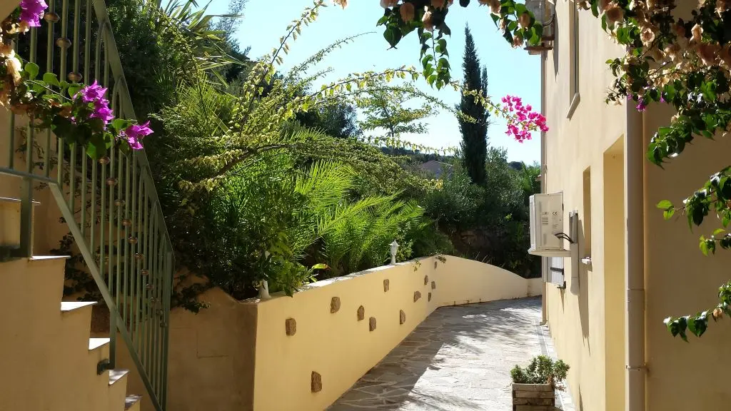 CASA-REGINA-passage-arriere