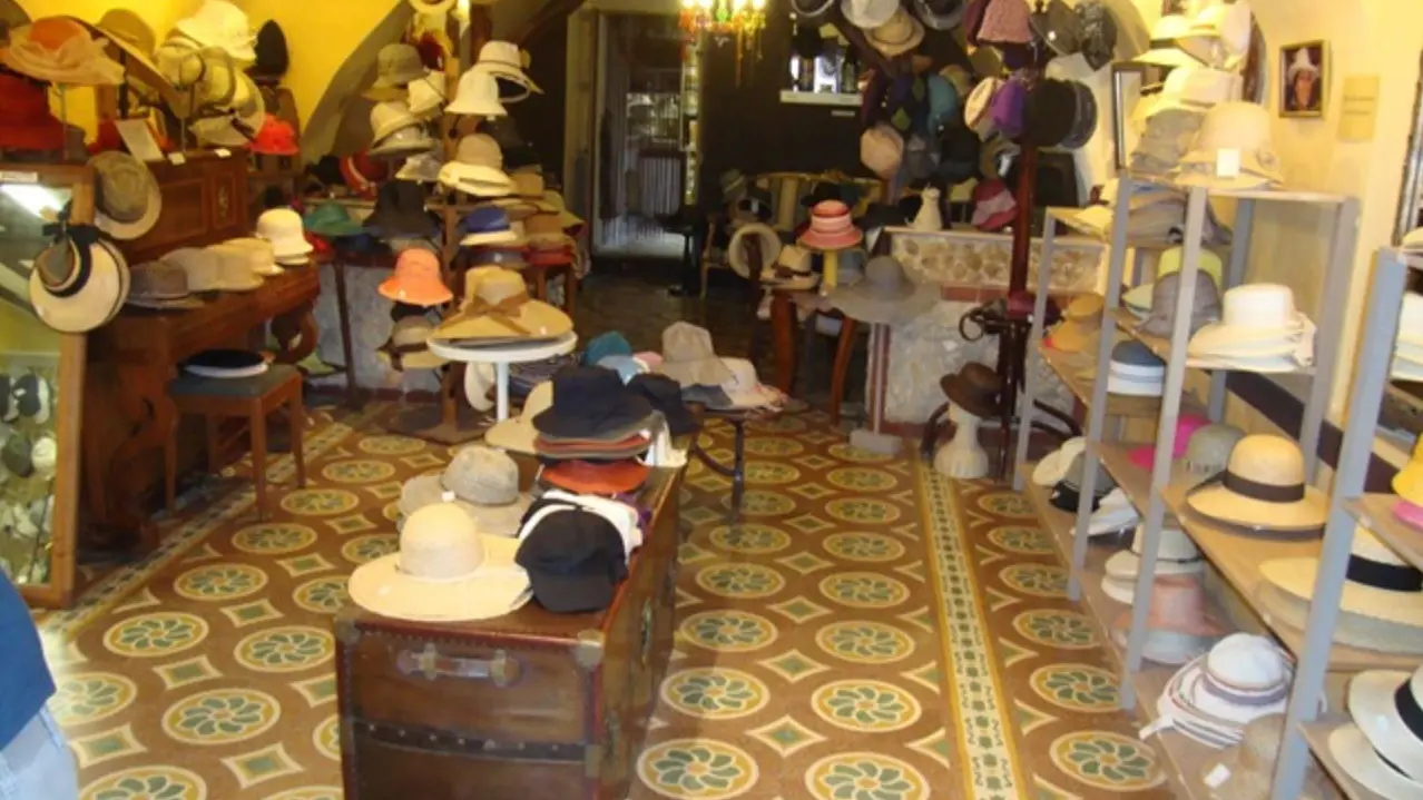 boutique_chapeaux_chapellerie_CHAPO'THE_bonifacio_citadelle