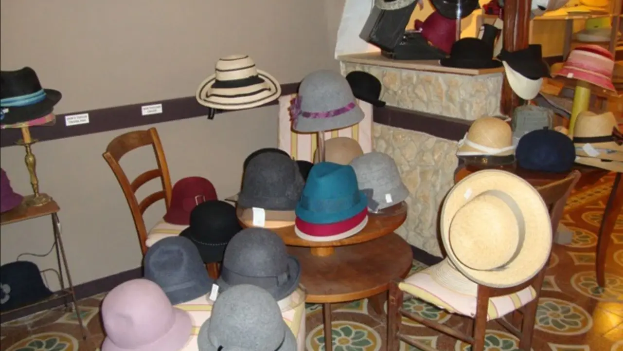 boutique_chapeaux_chapellerie_CHAPO'THE_bonifacio_citadelle