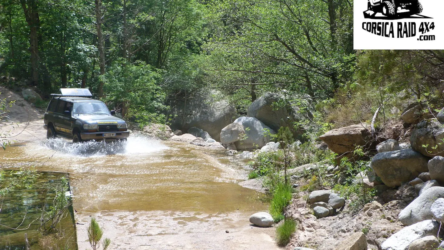 CR4X4 - passage de gué