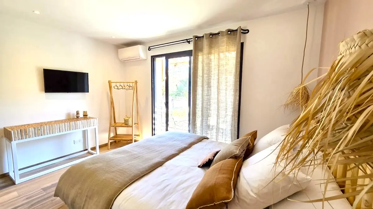 Chambre d'hotes-Maison Mahana-vue chambre 2