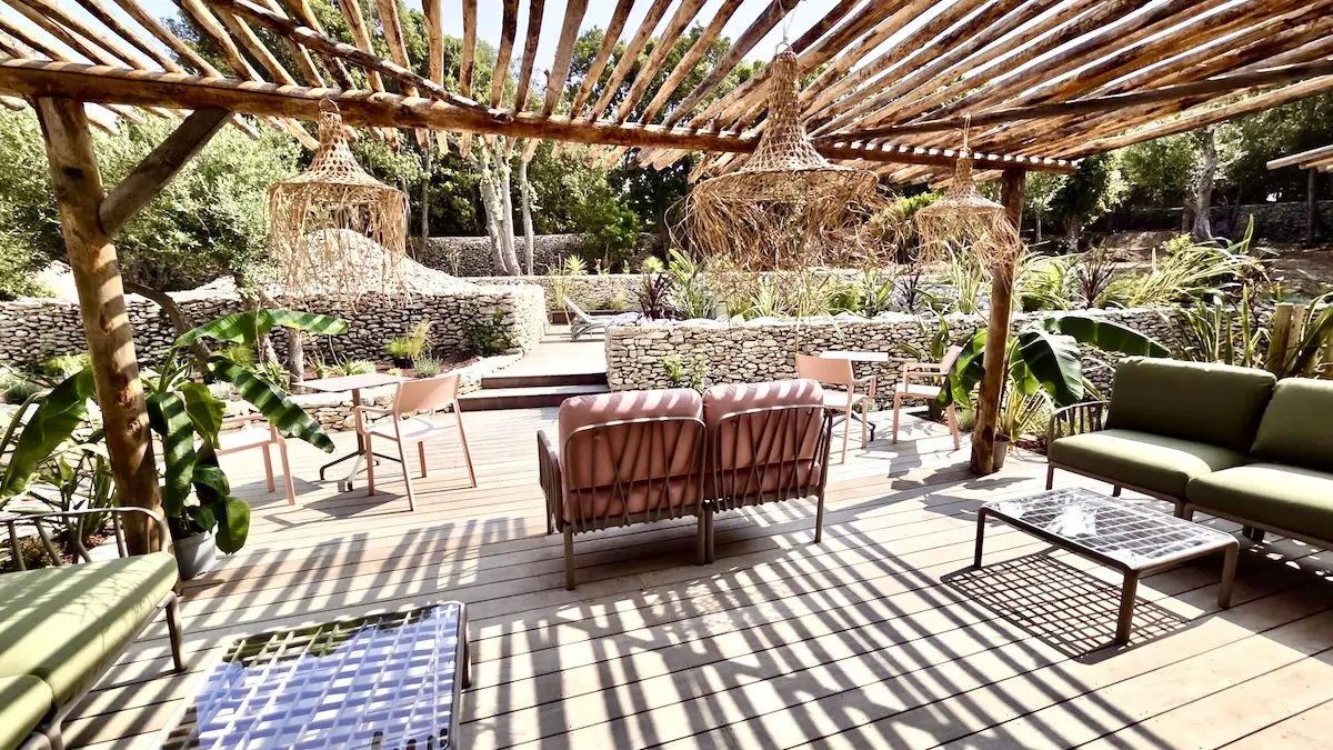 Chambre d'hotes-Maison Mahana-vue terrasse exterieure