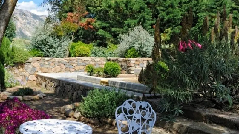 DOMAINE PERO LONGO