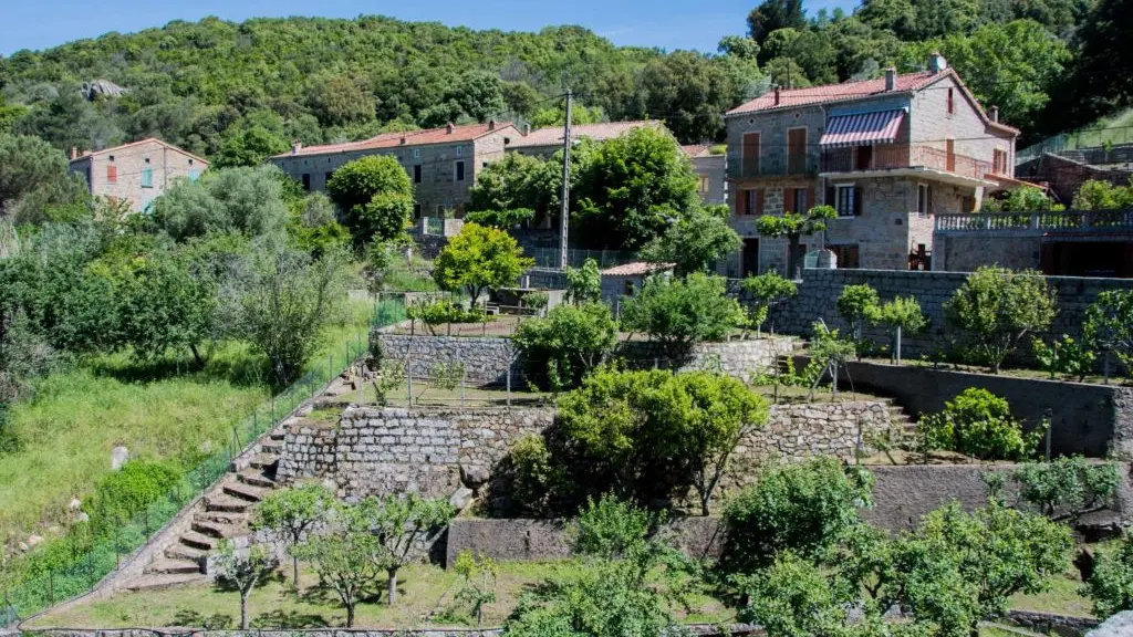 Le village d'Argiusta-Moriccio