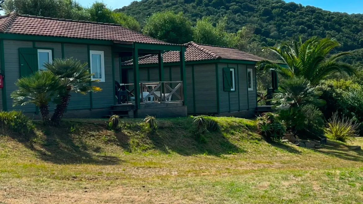 LA VALLEE LOCATIONS