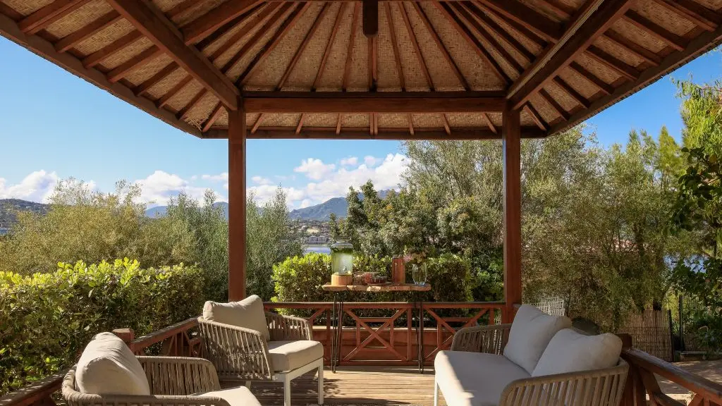 Spa by Clarins - gazebo