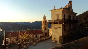 Olmeto Place de la Mairie Corse du sud_6