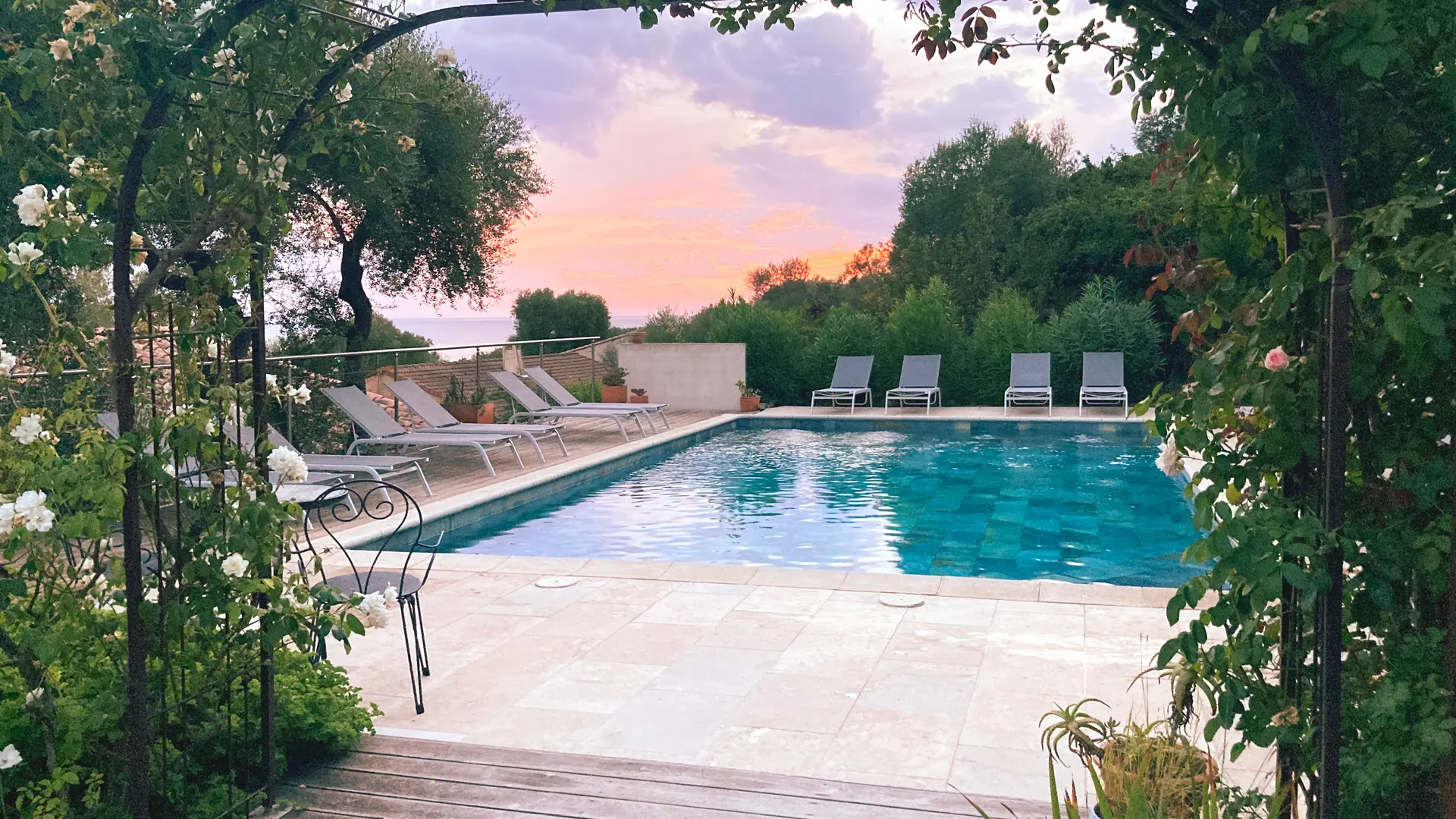 RESIDENCE OGLIASTRELLO - Espace piscine