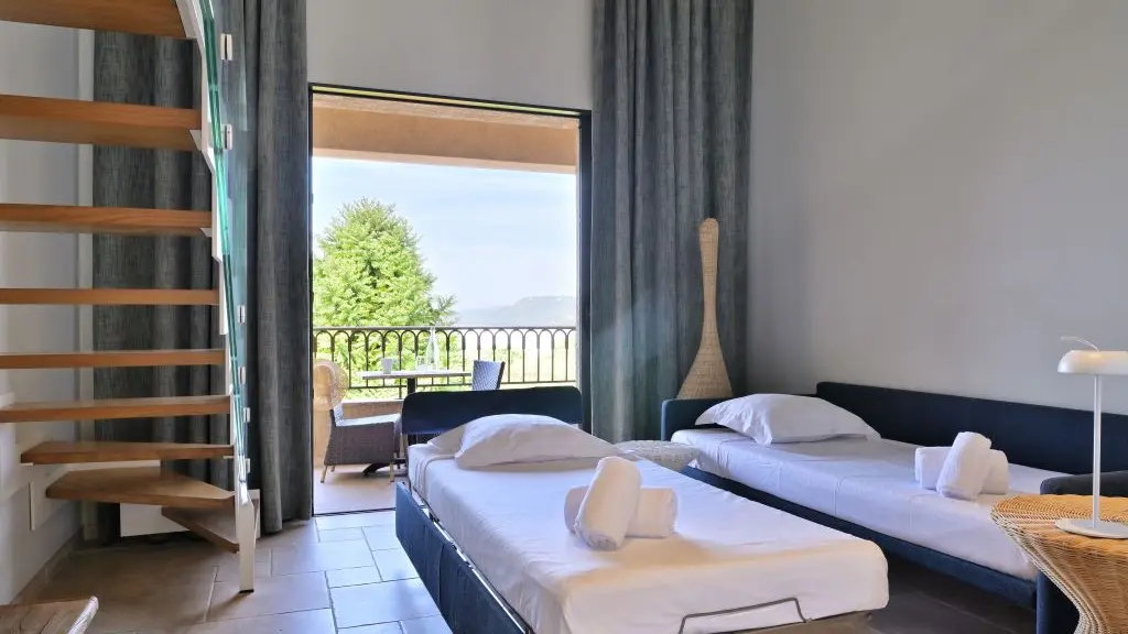 SUITE MEZZANINE  - AVEC CANAPE CONVERTIBLE DEPLIÉ