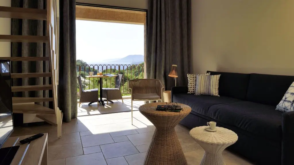 SUITE MEZZANINE - SALON + BALCON (2)