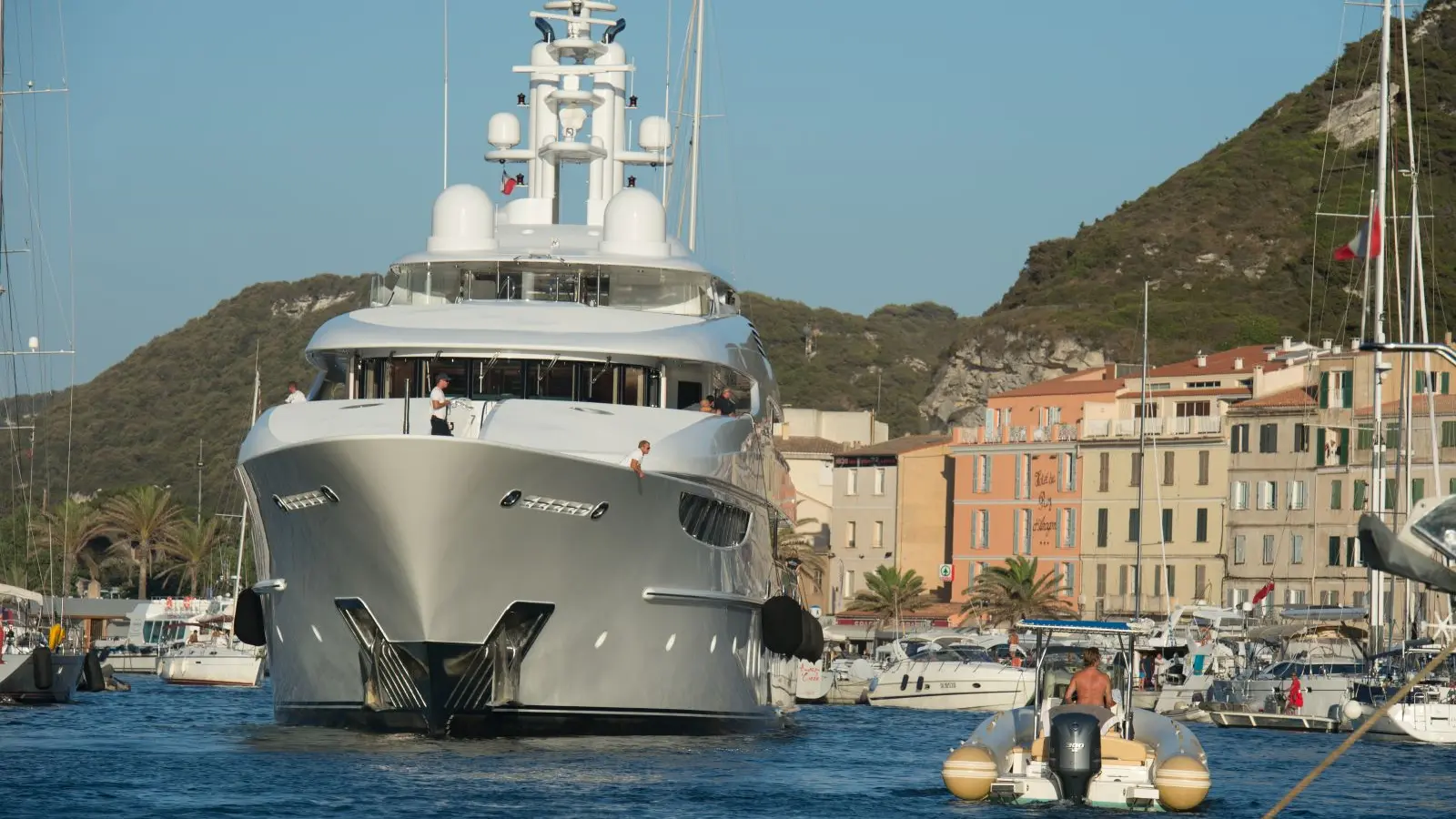 bonifacio_marina_yacht_jour