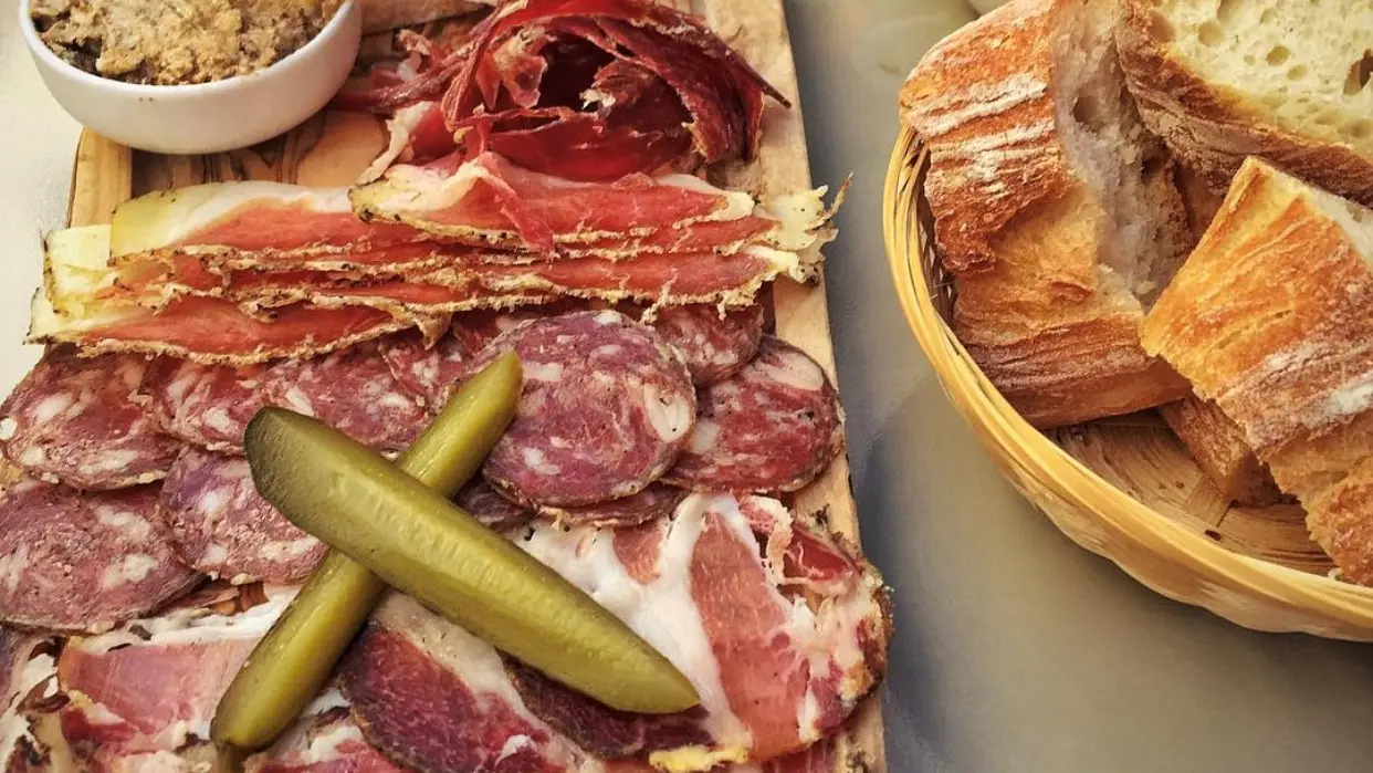 antigu-epicerie-corse-bonifacio-charcuterie-specialités (6)