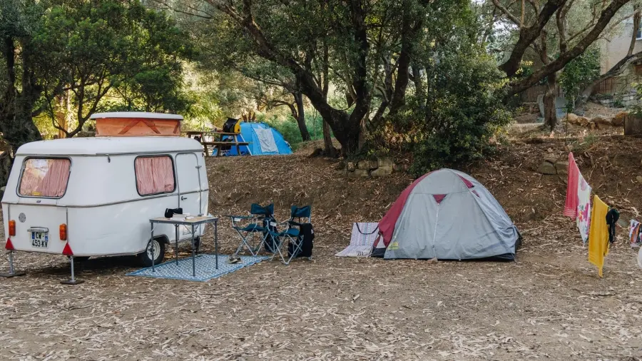 CAMPING CARAVANE