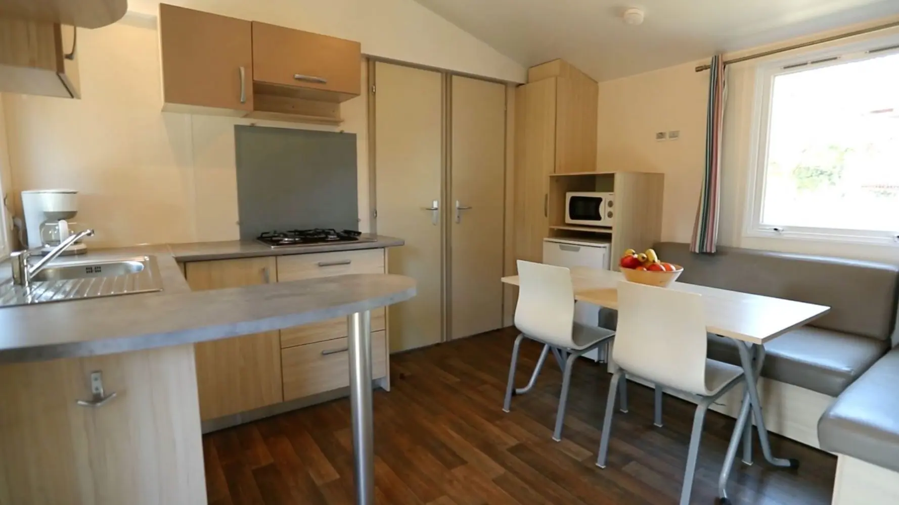 camping-des-iles-4-etoiles-bonifacio-mobil-home-4