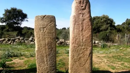 cauria menhir corse du sud patrimoine et culture corse archéologie_2