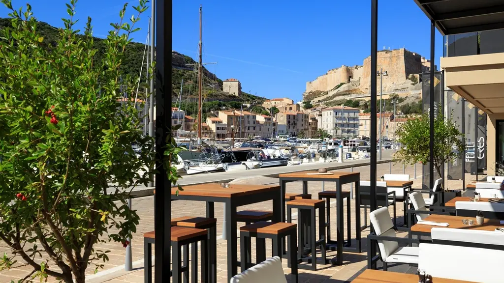 centre nautique-restaurant-portdeplaisance-bonifacio