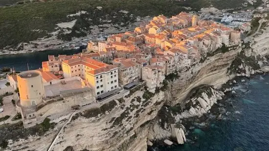 VOLER EN CORSE
