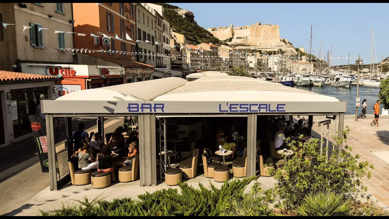 escale-bonifcaio-port-terrasse-restaurant-Corse