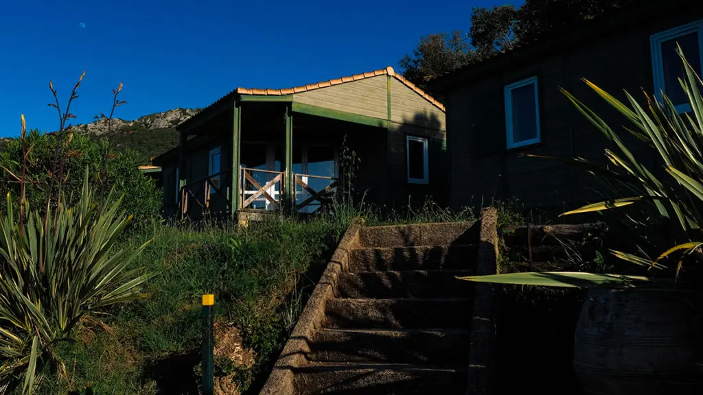 LA VALLEE LOCATIONS