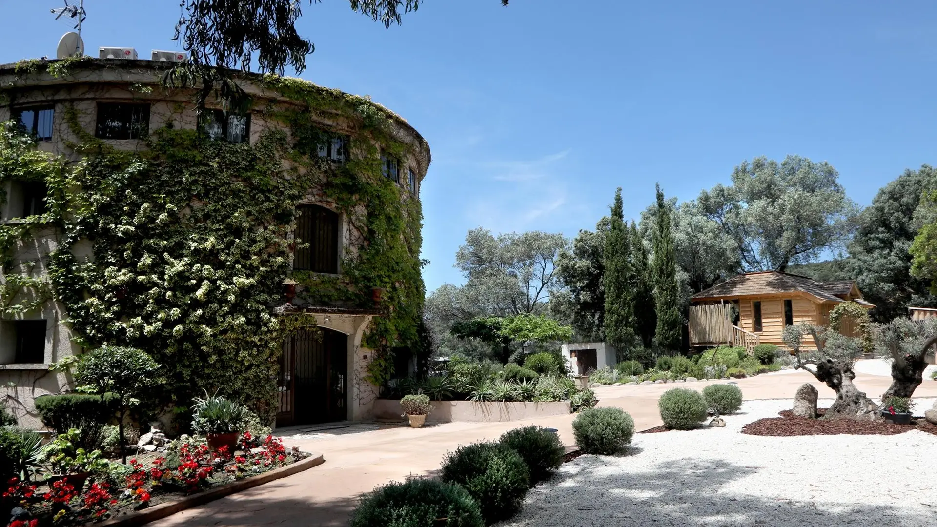 hostellerie_du_moulin_des_oliviers_hotel