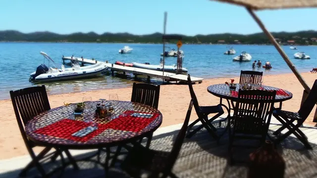 bonifacio_restaurant_maora beach_plage_terrasse