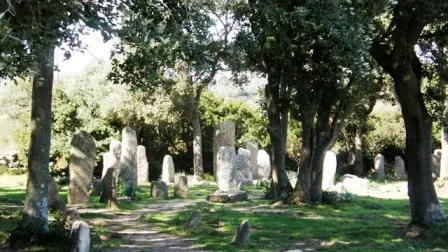 menhir cauria corse du sud patrimoine et culture corse archéologie_1