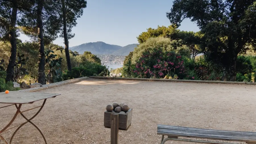 TERRAIN DE PETANQUE