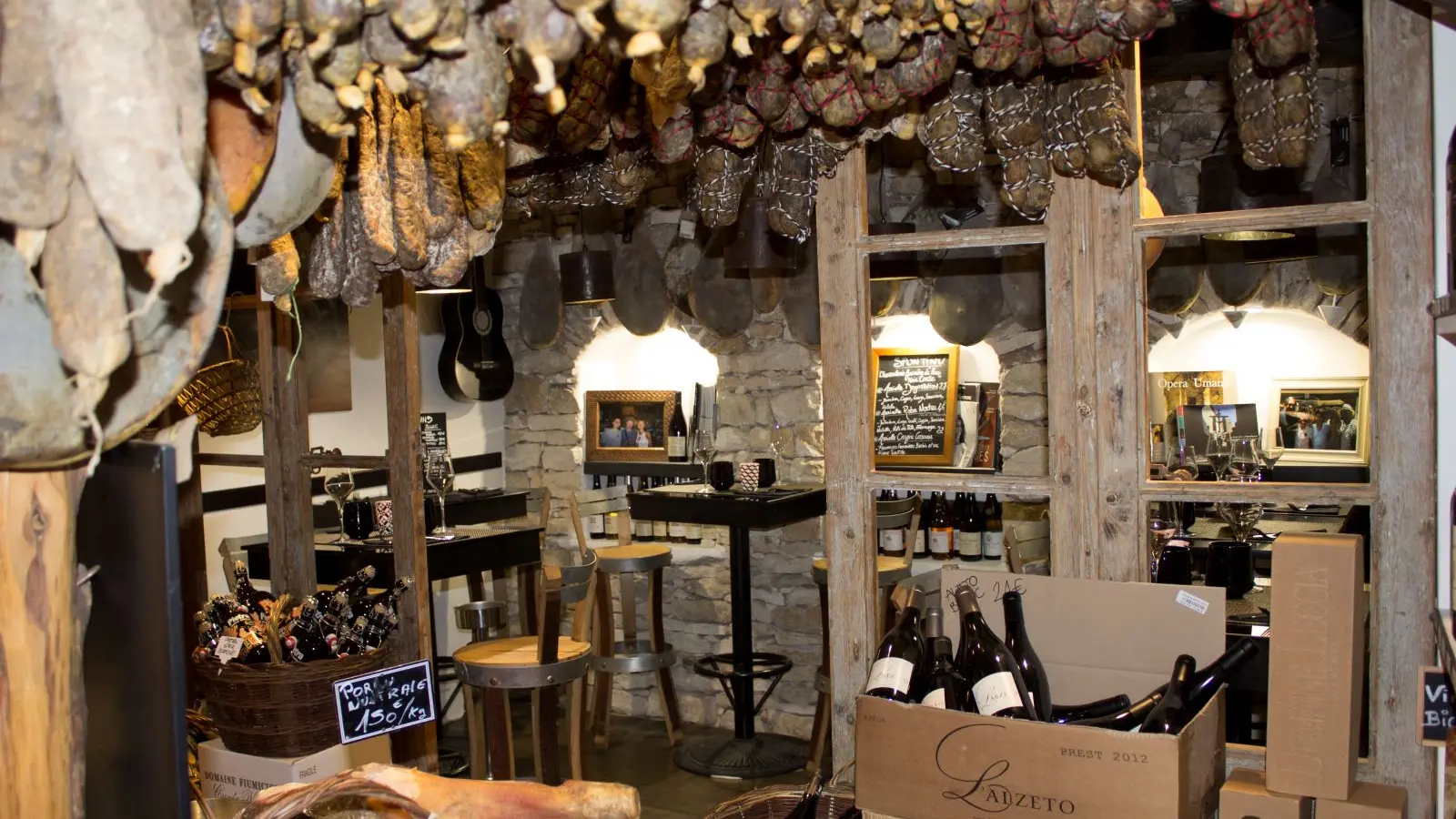 Bonifacio_epicerie_terroir_roba nostra_charcuterie_salle