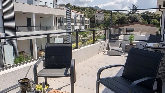 ENTRE TERRE ET MER PROPRIANO