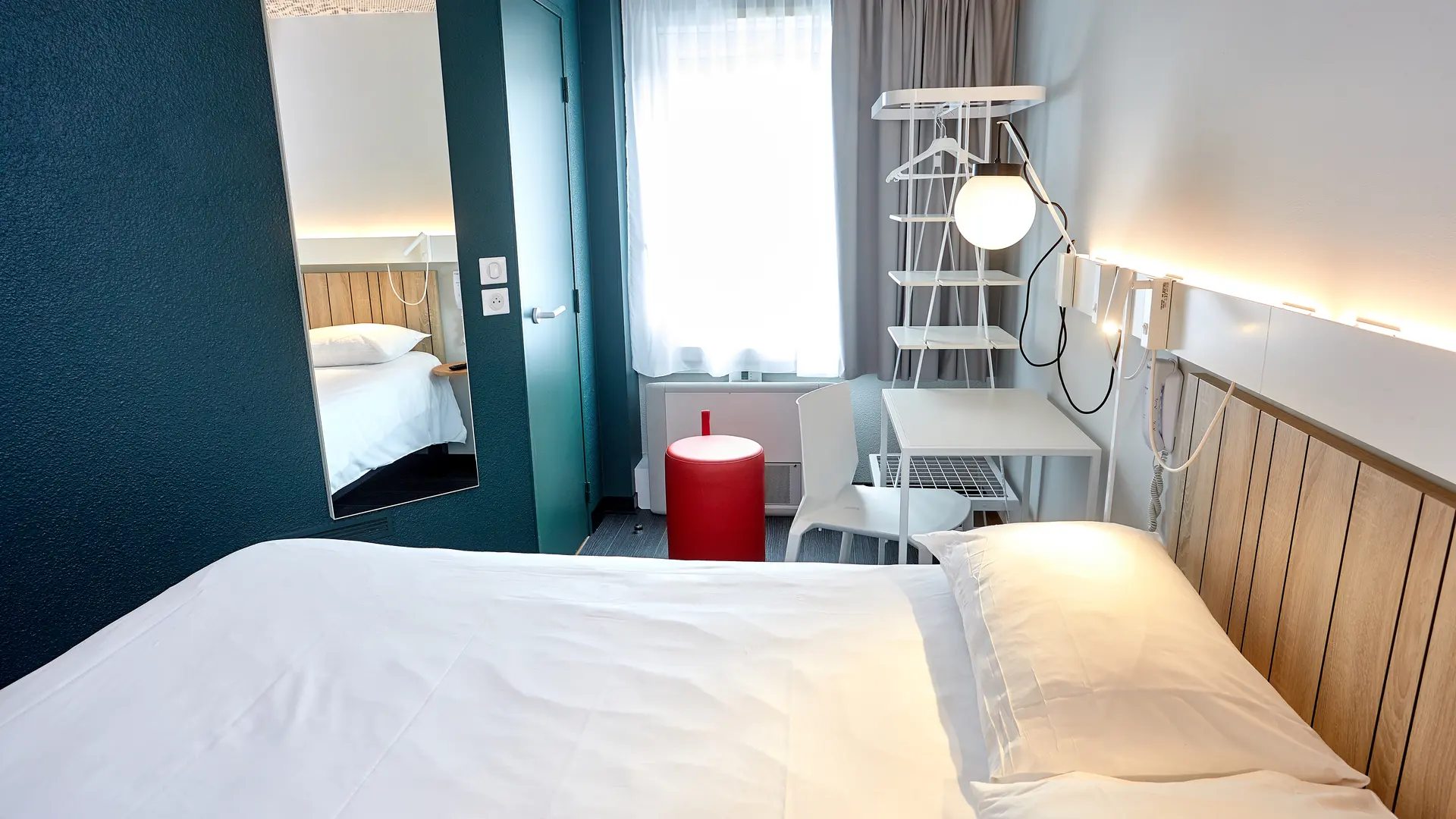 ©Photo chambre Ibis Rouge X Morize IBIS