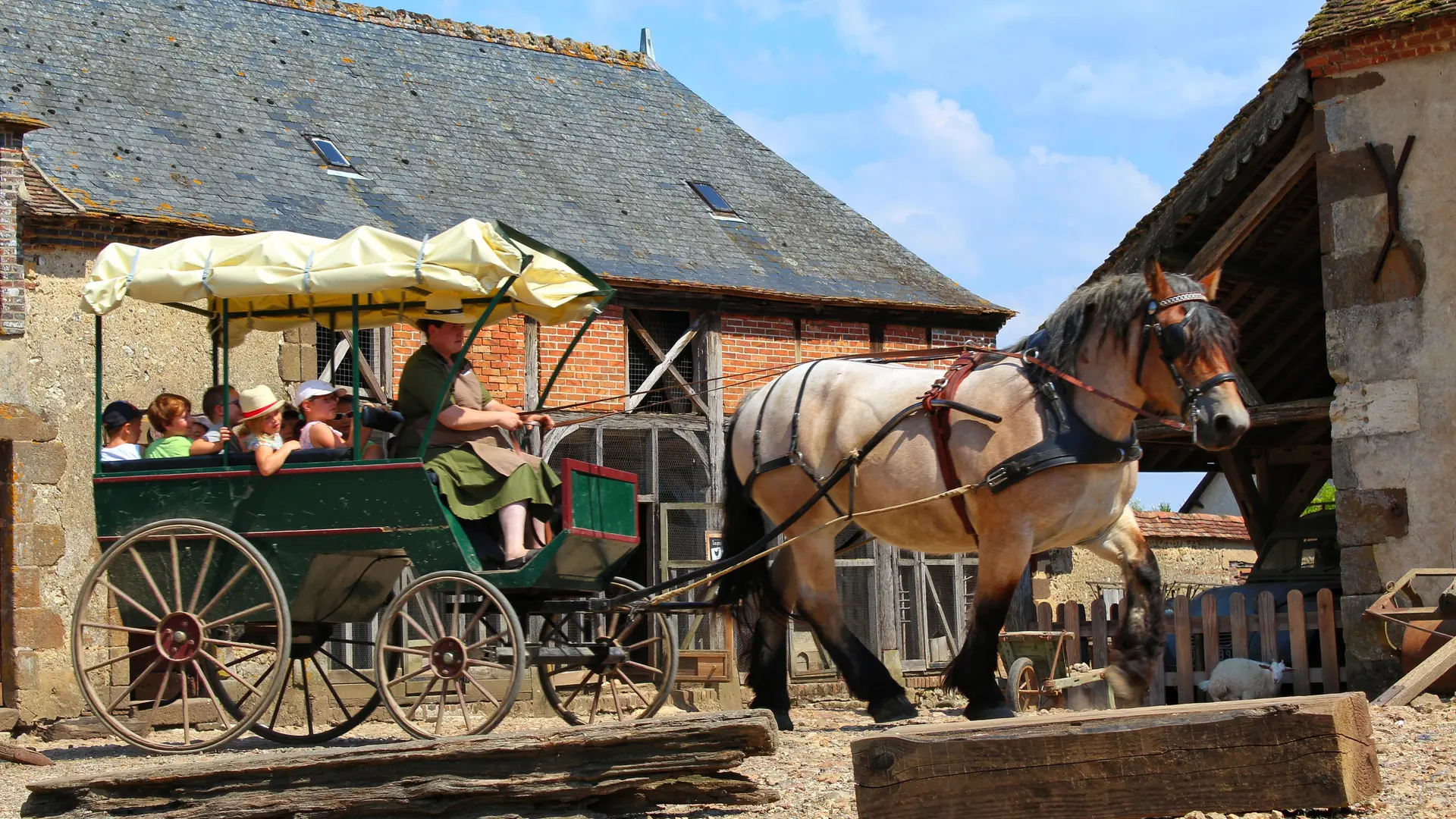 LA FERME DU CHÂTEAU