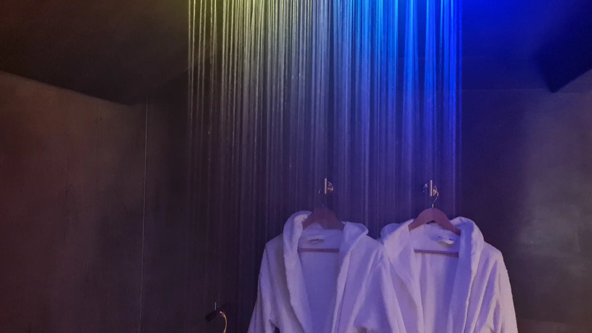 Douche chromatique - Suite Refuge