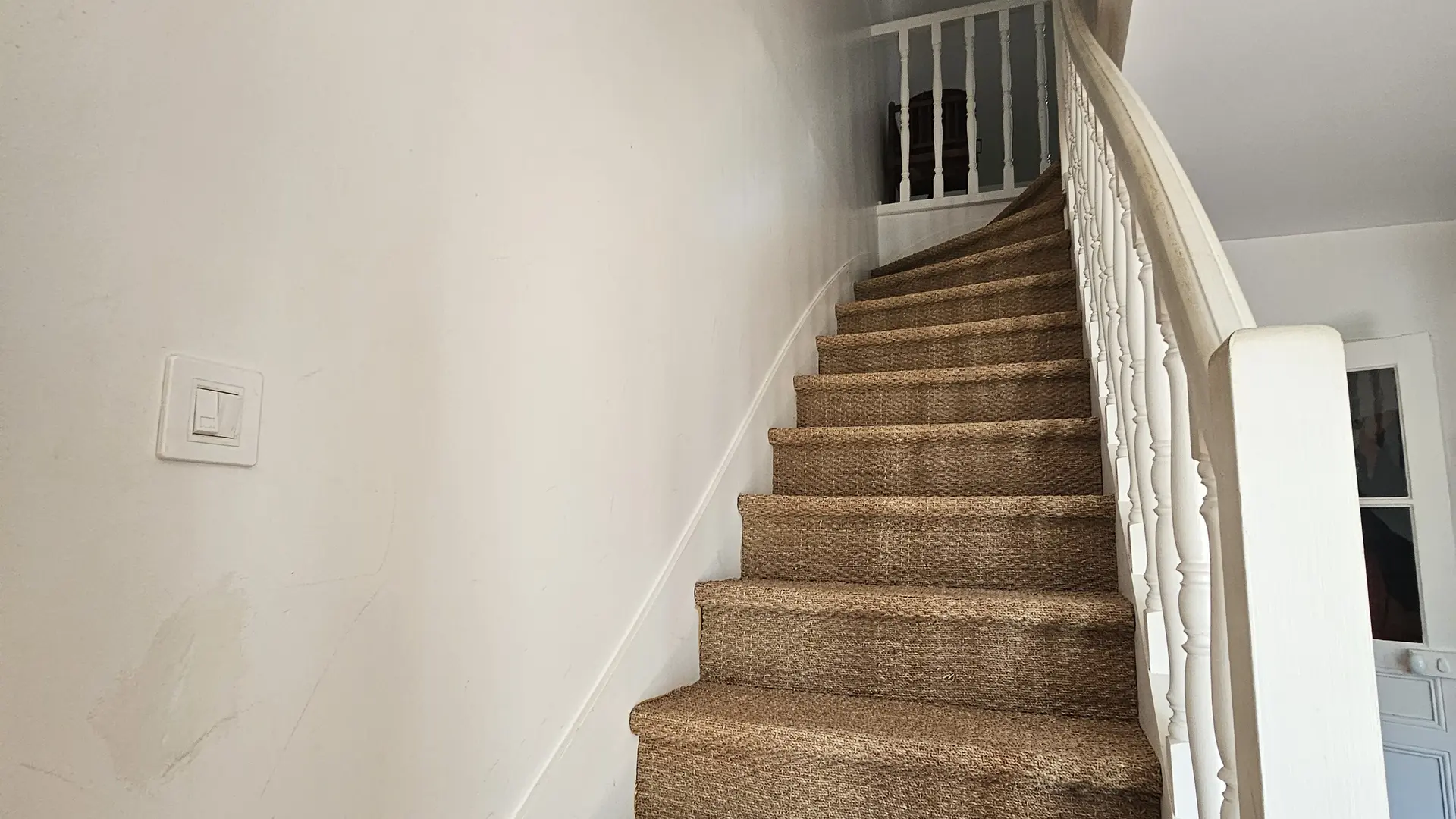Gîte-la-coquinière-escalier