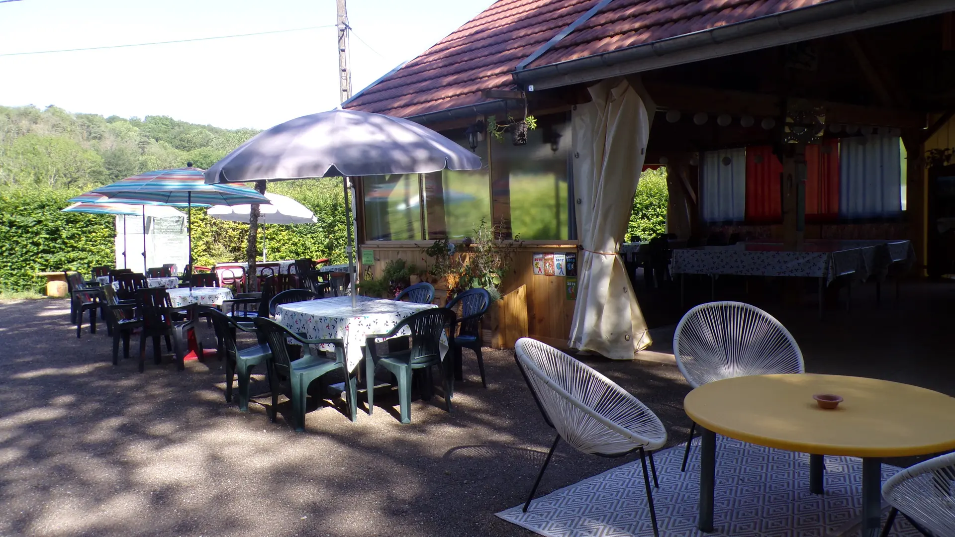 Terrasse accueil camping Champlitte