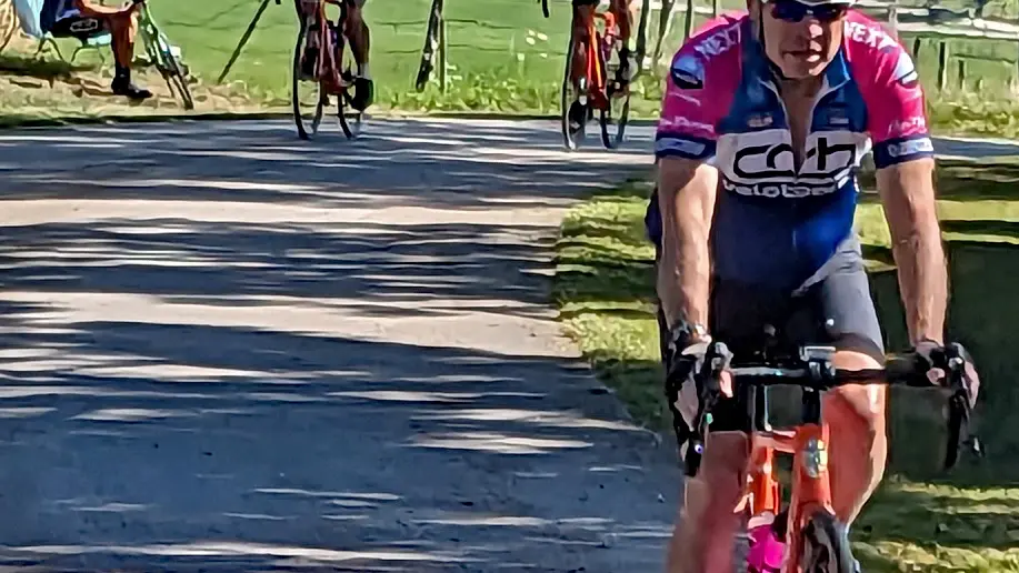 Vélo de route dans les Hautes Cotes