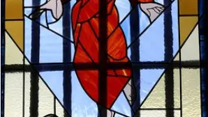 Vitrail du Christ ressuscité